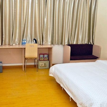 Yimi Inn Shiqiao Metro Sation Pedestrian Street Branch กวางโจว ภายนอก รูปภาพ