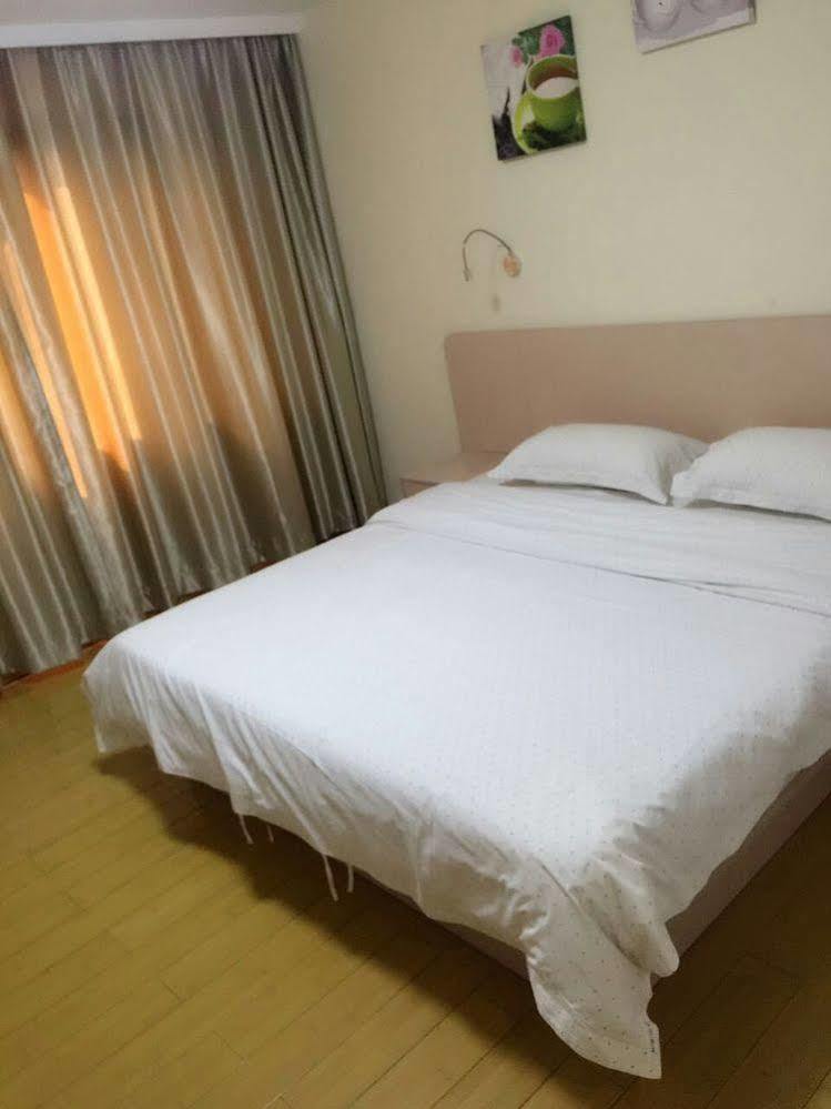 Yimi Inn Shiqiao Metro Sation Pedestrian Street Branch กวางโจว ภายนอก รูปภาพ