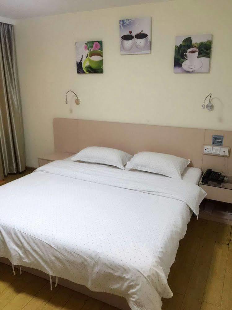 Yimi Inn Shiqiao Metro Sation Pedestrian Street Branch กวางโจว ภายนอก รูปภาพ