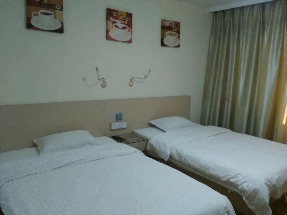 Yimi Inn Shiqiao Metro Sation Pedestrian Street Branch กวางโจว ภายนอก รูปภาพ